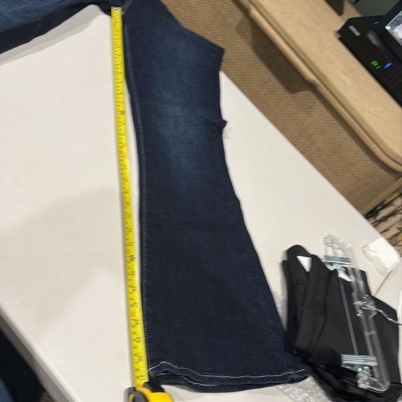 Lucky Brand - Women's High Rise Flare Jeans. Size 8. NWT. - Picture 12 of 13